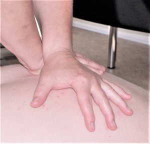 Rygsmerter kan skyldes manglende bevægelse i skulderen eller nakken